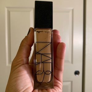 NARS natural radiant long wear foundation